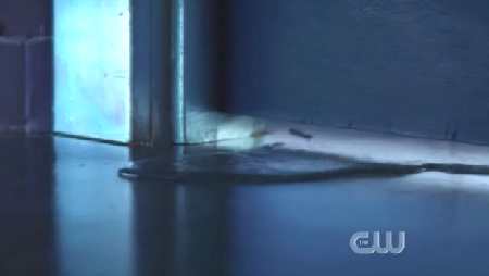 SMALLVILLE 6x10 HYDRO